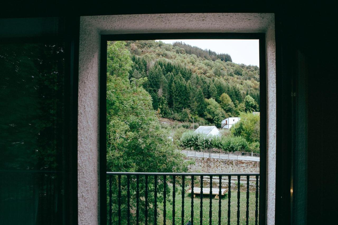 Hostal Iratibizkar Ochagavía Exterior foto